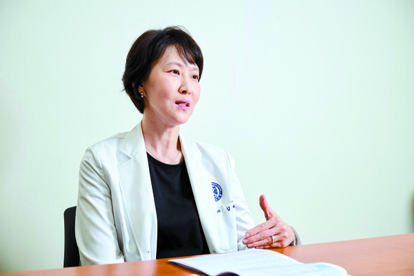 김혜련 연세암병원 폐암센터장은 “전이된 소세포폐암도 이제는 적극적인 유지요법을 통해 생존율을 끌어올릴 수 있다”고 말했다. 인성욱 객원기자