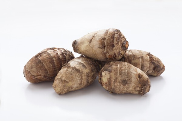 토란은 식이섬유가 풍부해 변비 예방에 효과적이다.