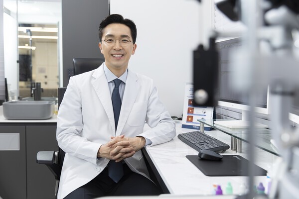 김태준 원장은 “투데이라섹은 기존 라섹의 약점을 개선해 통증과 회복 부담을 크게 줄였다”고 말했다. 