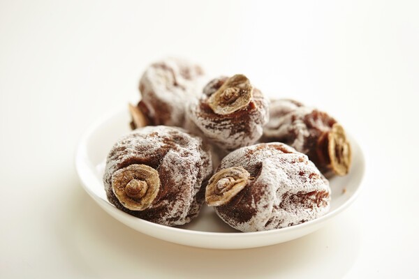 곶감은 수정과는 물론 기호에 따라 장아찌나 샐러드, 차 등으로도 활용해 먹을 수 있다. [출처: Gettyimagesbank]