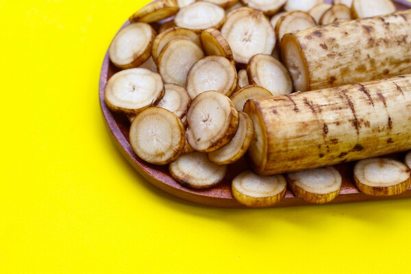 우엉에는 칼륨과 이눌린 등이 풍부하게 함유돼 있다. [출처: Gettyimagesbank]
